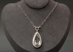 Collier, WG 750, tropfenförmig facettierter Aquamarin ca. 8.68 ct., Brillanten zus. ca. 0.94 ct., e