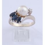 Ring, WG 585, 3 Navette-Saphire, Perle, Brillant, 4.38 g, RM 18