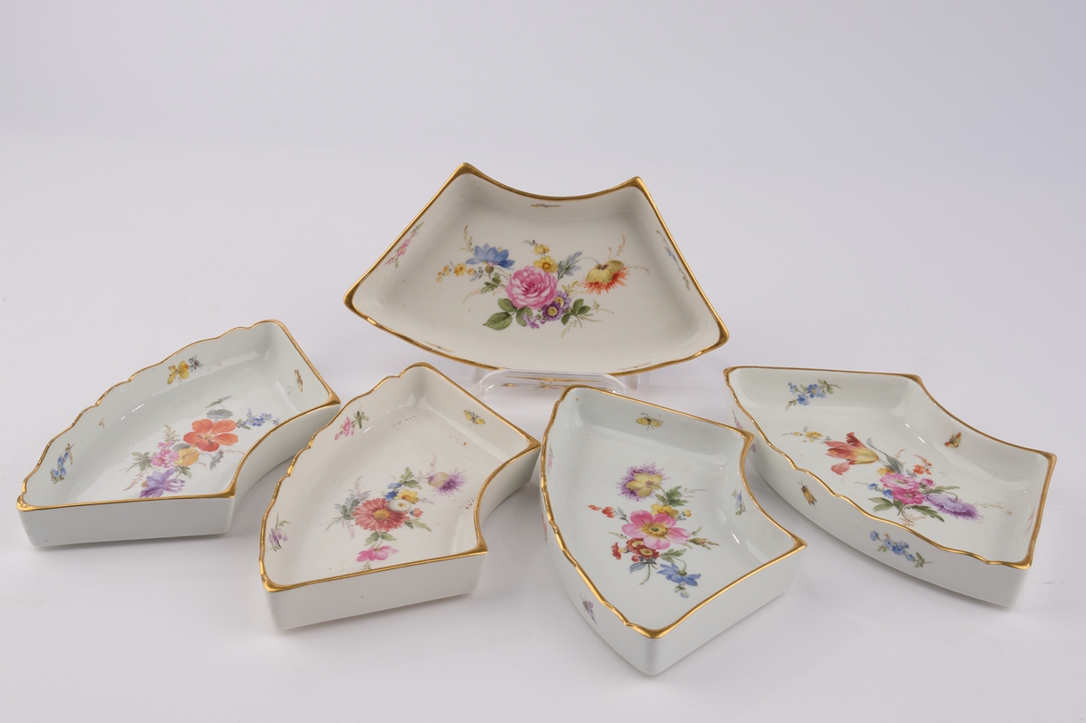 Kabarettschale, 5-tlg., Meissen, Schwertermarke, 1850-1924, 1. Wahl, Blumen und Insekten, bunt, Gol