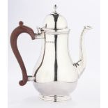 Kaffeekanne, Silber 925, London, 1941, Barraclough & Sons Ltd., birnförmiges, glattes Gefäß auf pro