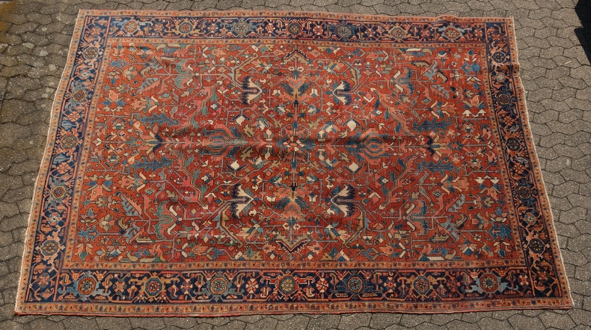 Heriz, Iran, ca. 3.39 x 2.60 m, Flor reduziert