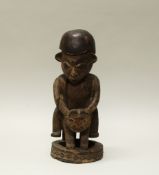 Figur, "Reiter", Kamerun, Afrika, authentisch, Holz, 47 cm hoch, hinten am Sockel Termitenfraß.
