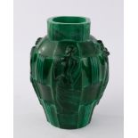 Vase, "Tanzende", Art Deco, Gablonz, um 1934, Curt Schlevogt, Glas, malachitfarben, gepresst, Wandu