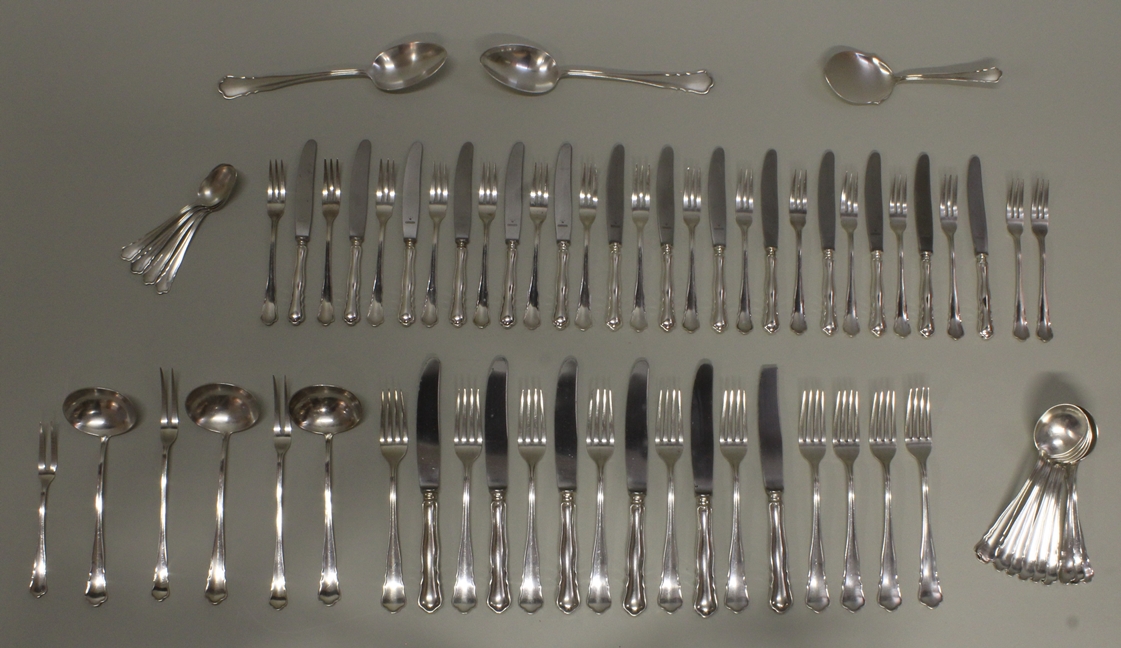 Besteckteile, 69-tlg., Silber 800, Wilkens, Chippendale: 10 Gabeln, 6 Messer (teils beschädigt), 10