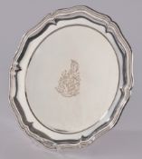 Platte, Silber, Lemor, Breslau, 1906, passig-geschweifter Profilrand, Spiegel mit graviertem Wappen