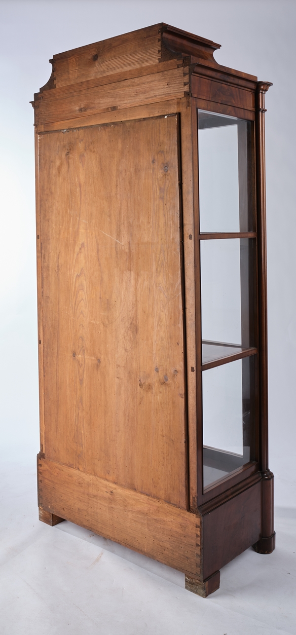 Display case, late Biedermeier, 19th century, mirror veneered mahogany, three-sided glazed corpus w - Image 4 of 4