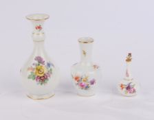 Flakon, 2 Vasen, Meissen, Schwertermarke, 1850-1924, 1. Wahl, bunte Blumen und Insekten, Flakon mit