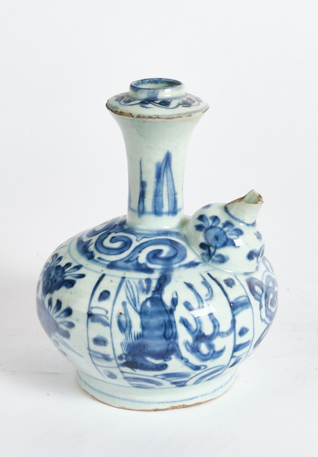 Kendi, Porzellan, China, Wanli Periode, Blaudekor, Reserven mit Blüten und Pferden über Wellen, 19 - Image 2 of 2