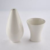 2 Vasen, KPM Berlin, Weißporzellan, verschiedene Formen, 11-18.5 cm hoch