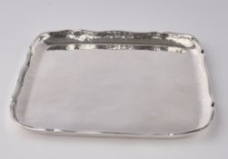 Tablett, Silber 970, deutsch, quadratisch, martellierte Struktur, passig-geschweifter Rand, 27.5 x 