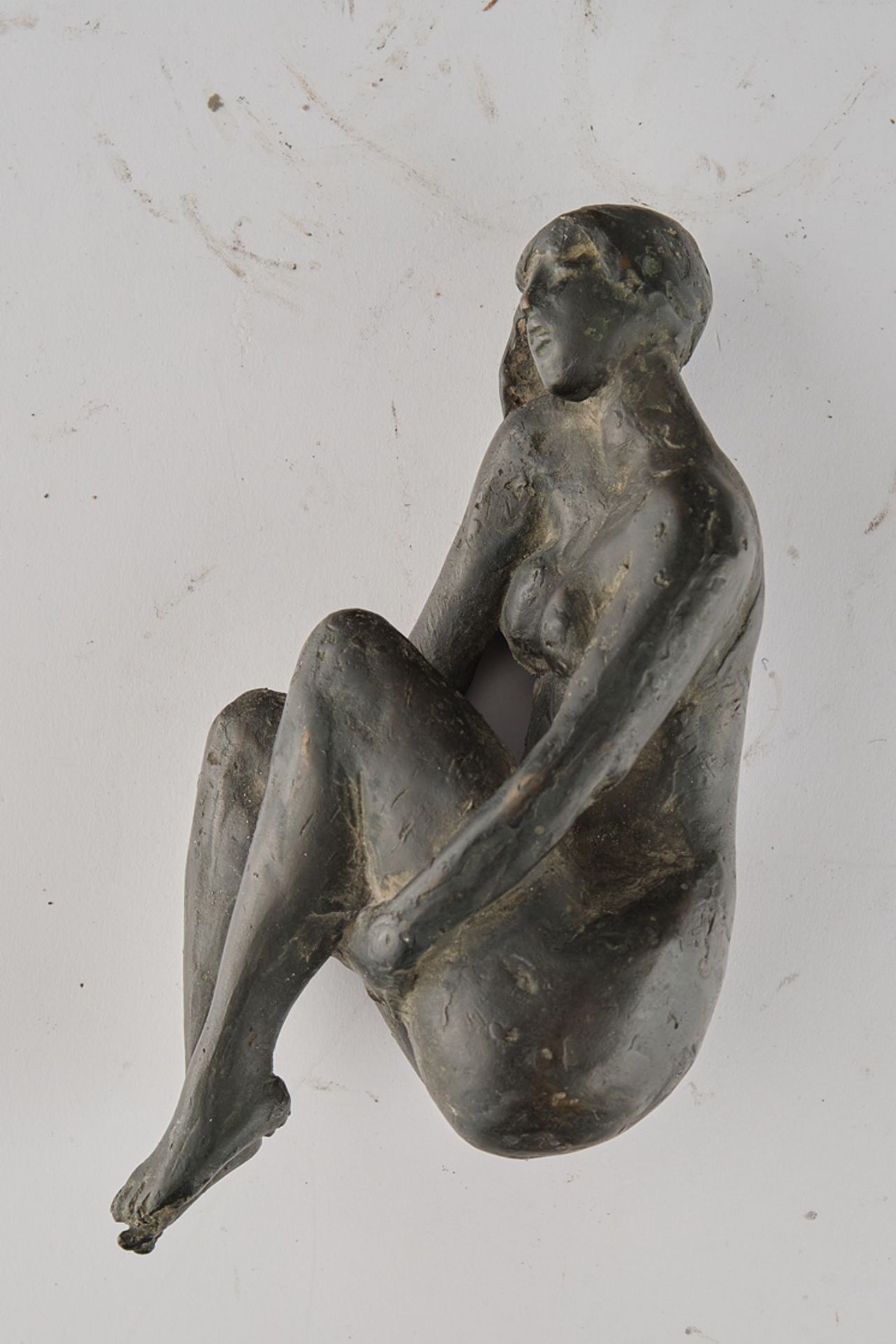Bronze, "Liegender Akt", dunkel patiniert, 6 cm hoch