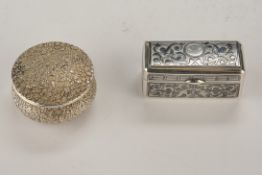 2 Miniaturdosen, Silber 84er/800, St. Petersburg, Ende 19. Jh., Niello bzw. deutsch, Gbr. Deyhle, M