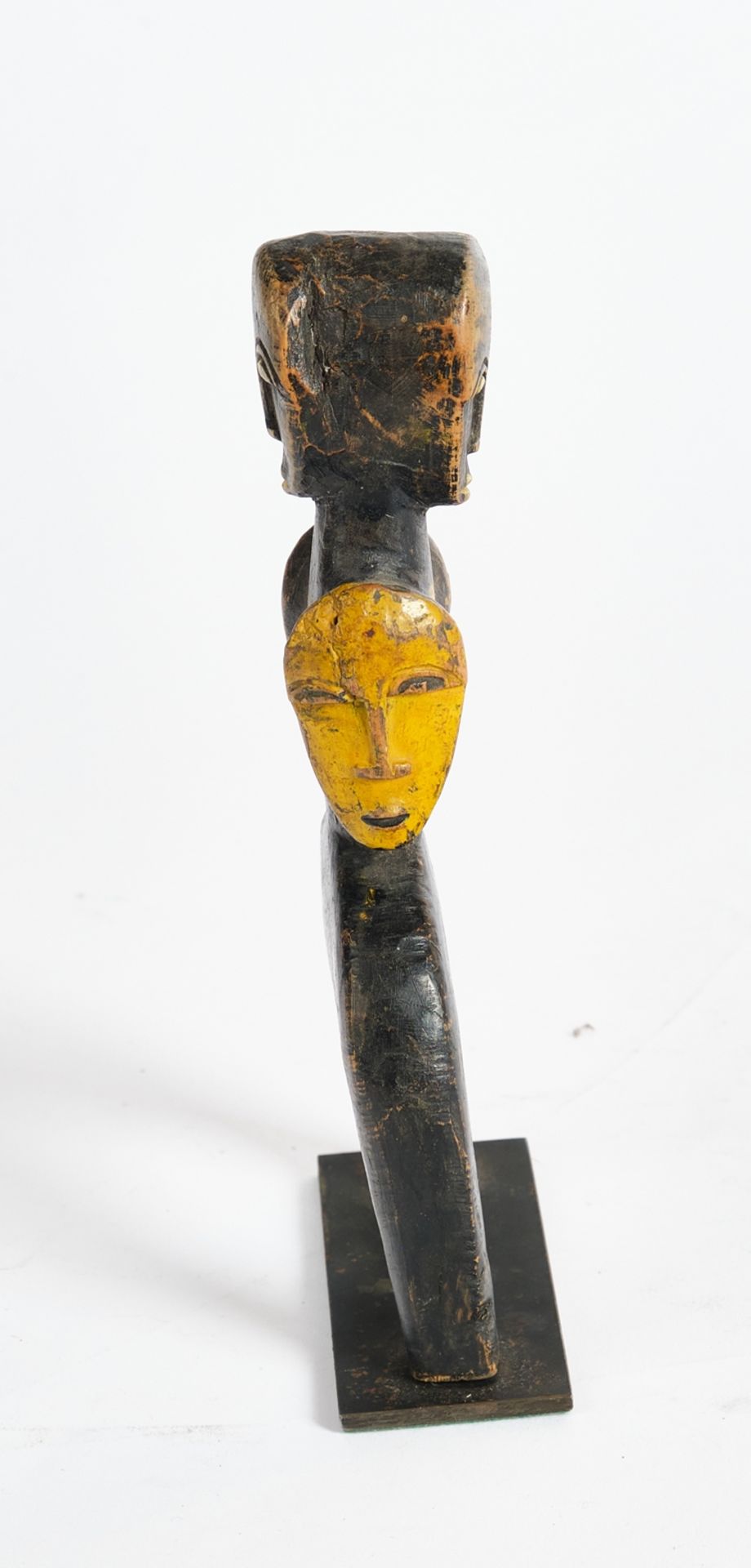 Webrollenhalter, Afrika, Holz, teils gelbe Farbe, figural mit vier Gesichtern, 17 cm hoch, gesockel - Image 2 of 2