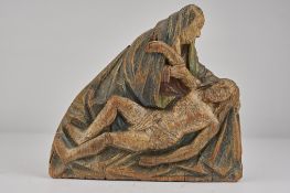 Skulptur, Holz geschnitzt, "Pieta", Mitte 16. Jh., polychrom gefasst, 27 cm hoch, übergangene Fassu