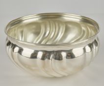 Schale, Silber 800, deutsch, gedrehte Züge, innen mattiert, 9.8 cm hoch, ø 20.8 cm, ca. 406 g, weni