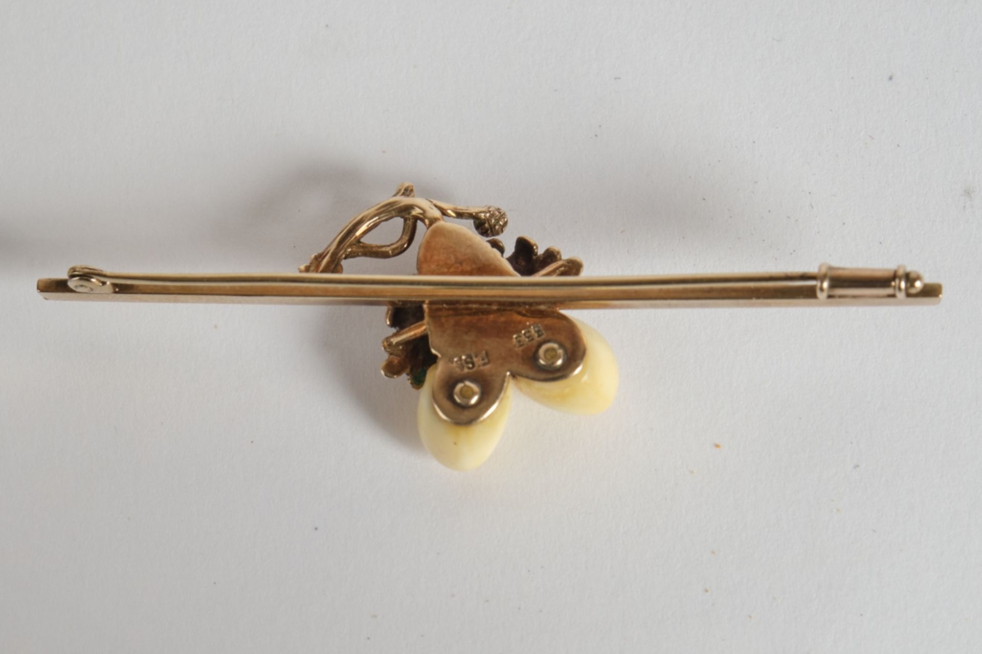 Grandelschmuck, Ring, Grandelpaar montiert in Eichenlaub (GG 585) auf Ring (Silber 800/vergoldet),  - Bild 3 aus 6