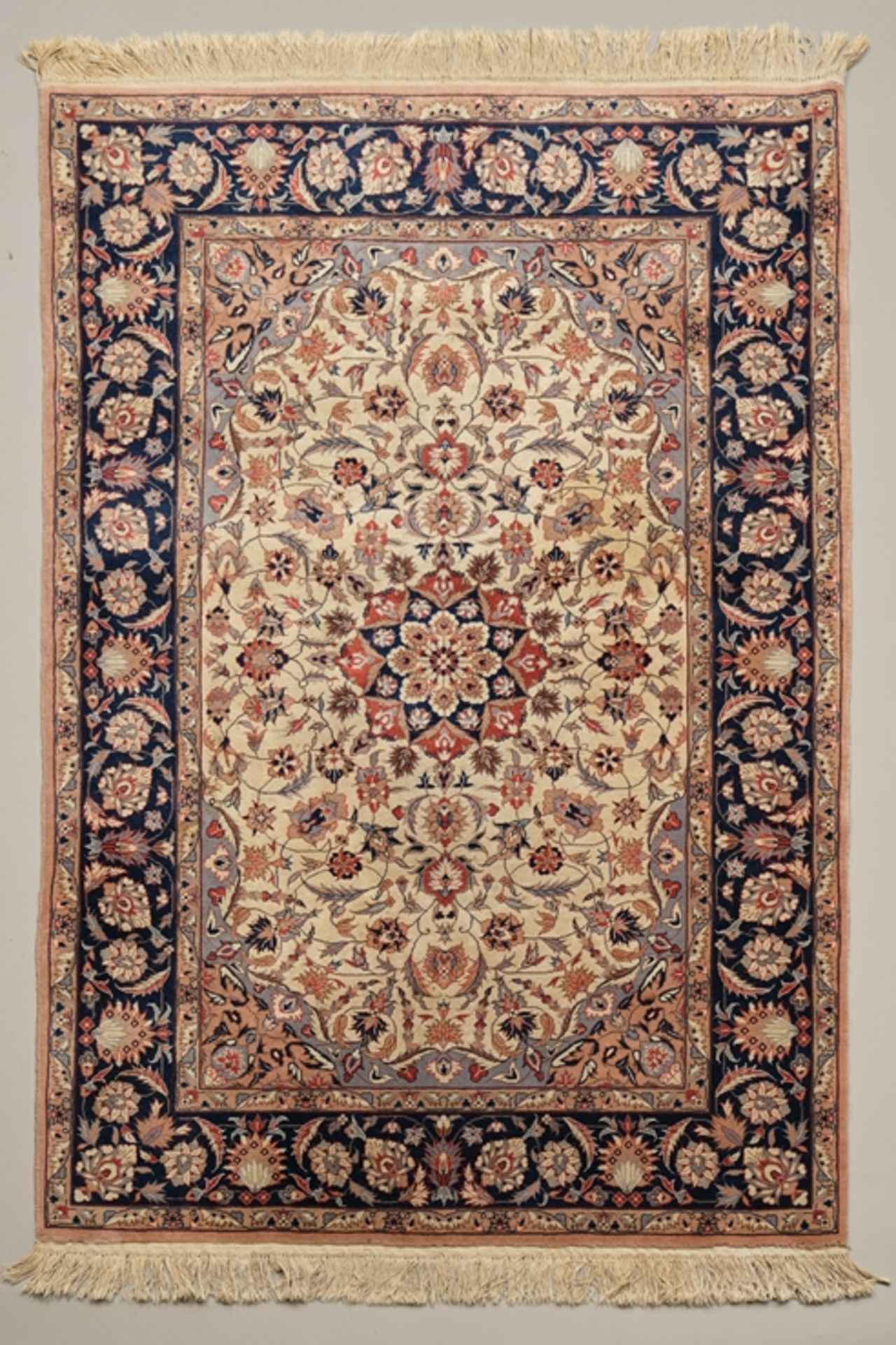 Kork-Isfahan, womöglich Iran, sehr feine Knüpfung, ca. 1.84 x 1.24 m