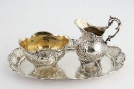 Sahnegießer, Zuckerschale, Tablett, Silber 800, reliefierte Rokokoform, teils vergoldet, 4.8-8.8 cm