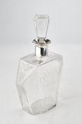 Karaffe, Silber 835, Gbr. Kühn, Gefäß aus farblosem Kristallglas mit geschliffenem Blumenkorbdekor,