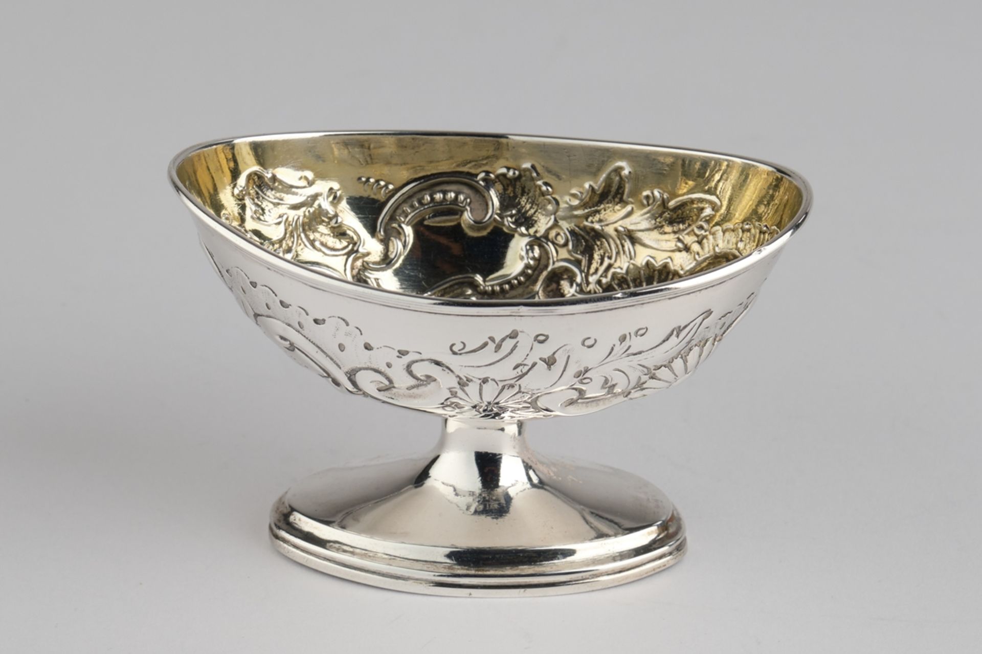 Fußschälchen, Silber 925, London, 1820/30er Jahre, Benjamin Preston, oval, rocailliertes Rankenreli