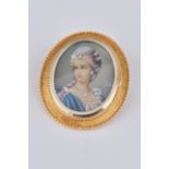 Medaillon, mit handgemaltem Damenportrait, Gold 750, Dame nach links schauend, im Porträt Verzierun