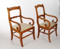 Zwei Armlehnstühle, spätes Biedermeier, um 1840, Kirschbaum, Sitze gepolstert, H. 95/98 cm