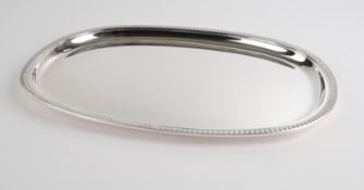 Tablett, Silber 800, Wilkens, ovalförmig, Rand mit Blattstab, glatter Spiegel, 36 x 26 cm, ca. 702 