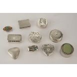 Konvolut 10 Miniaturdosen, Silber, verschiedene Ausführungen, teils Ziersteine, ca. 1-2 cm hoch, zu