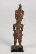 Figur, weiblich, Bena Lulua, Kongo, Afrika, Holz, 58.5 cm hoch, gesockelt