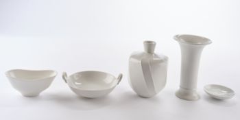 Wandtellerchen, 2 Schalen, 2 Vasen, KPM Berlin, Weißporzellan, verschiedene Formen, 1.5-15.5 cm hoc