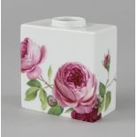 KPM- Vase "Cadre 1 mit Englischer Rose"