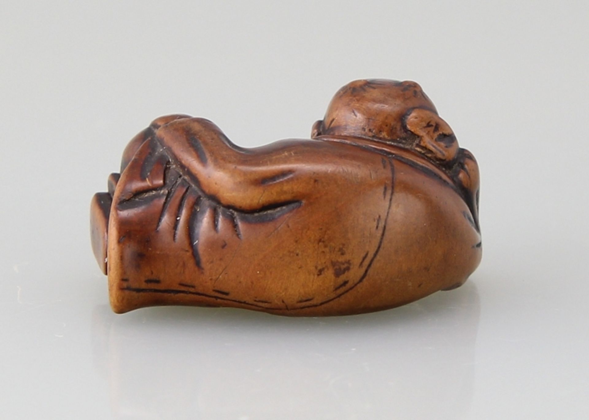 Netsuke "Ruhender Karako" - Image 2 of 5