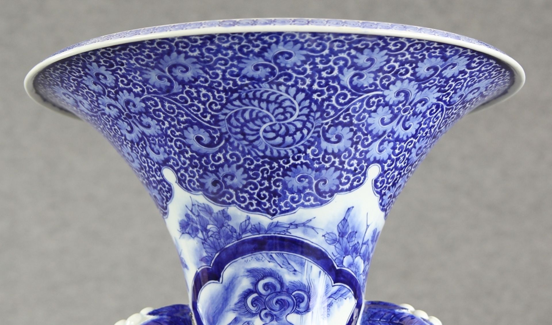 Große Arita - Vase - Bild 3 aus 11