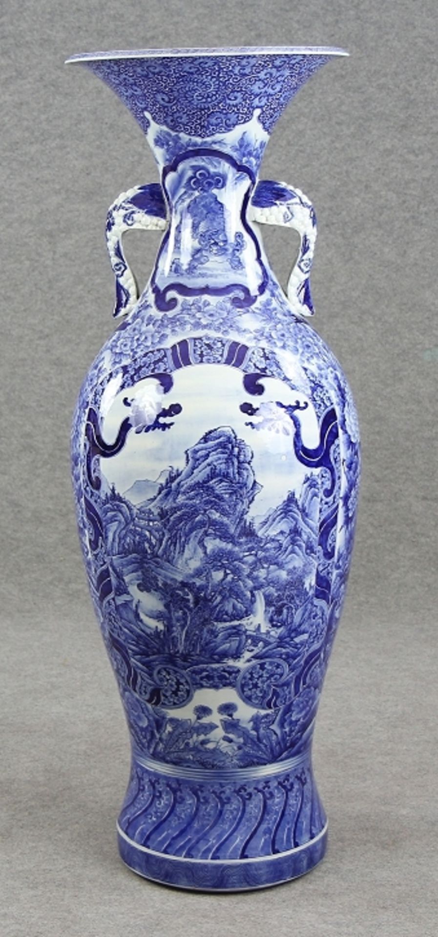 Große Arita - Vase - Bild 2 aus 11