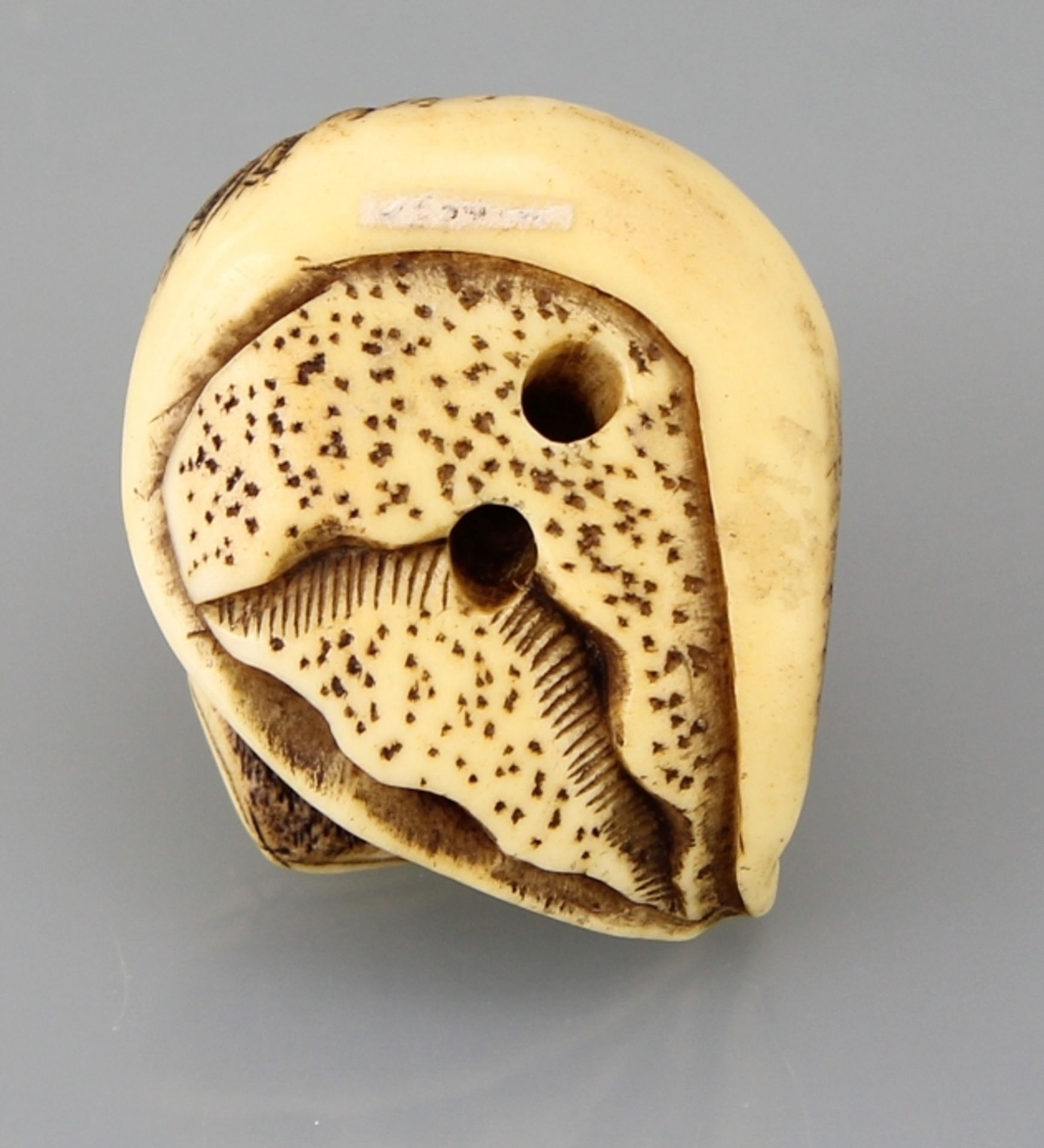 Netsuke "Ratte auf Awabi - Muschel" - Bild 3 aus 4