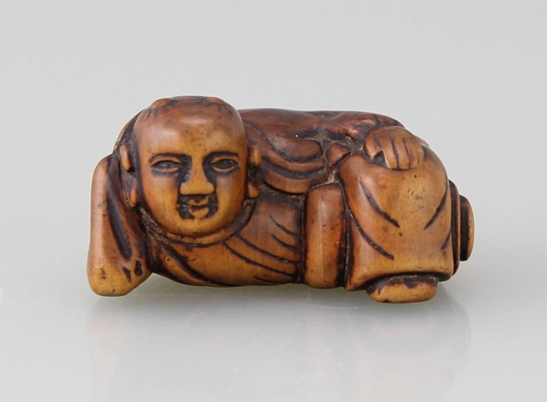 Netsuke "Ruhender Karako"