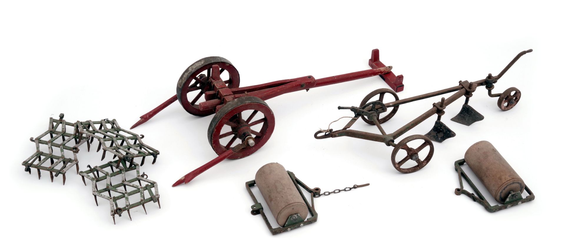 Historische Modelle von Landmaschinen - Bild 2 aus 2
