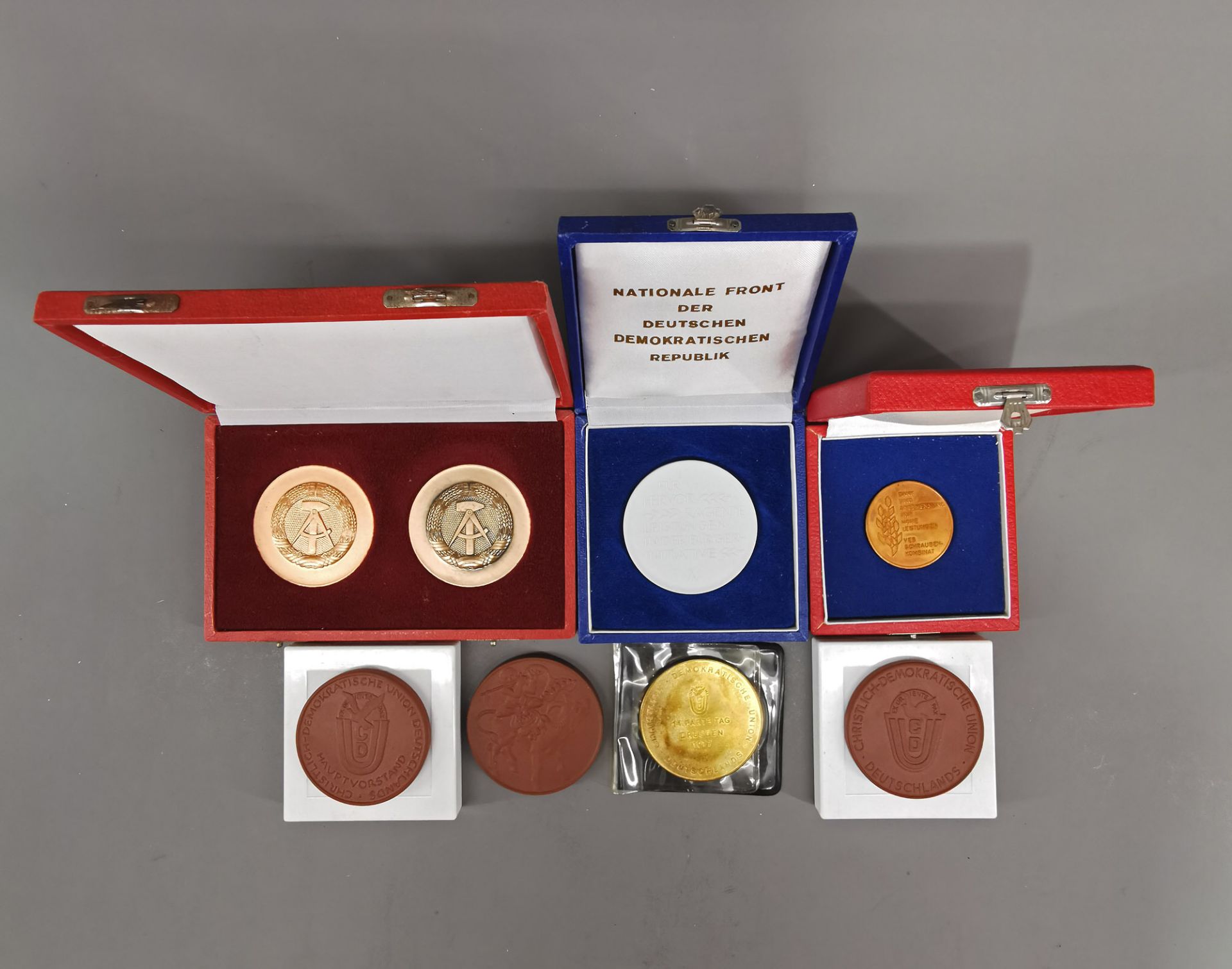 DDR Konvolut Plaketten und Medaillen - Bild 3 aus 3
