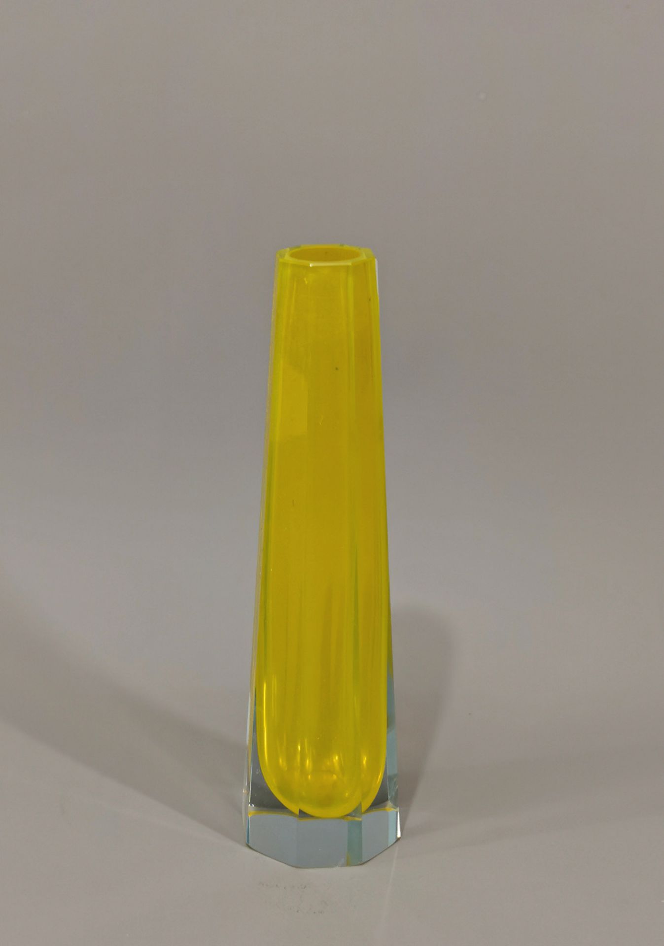 gelbe Prismen-Vase - Bild 2 aus 4