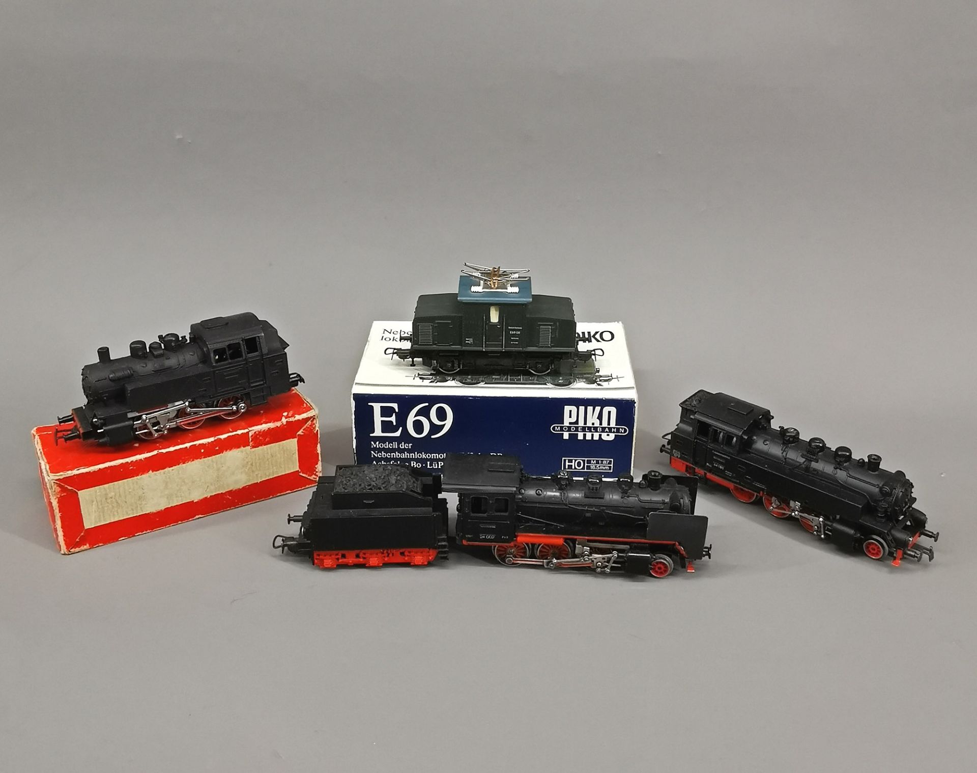 4 Lokomotiven Piko 