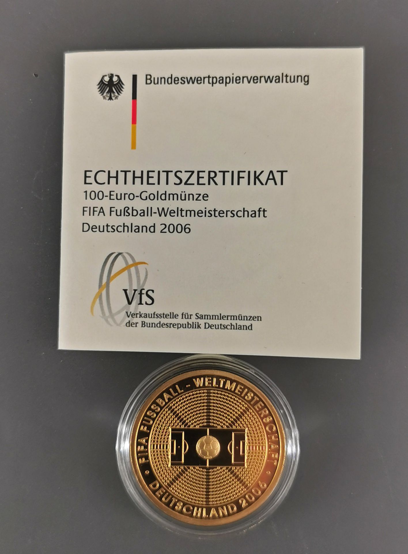Goldmünze 100 Euro Deutschland 2006 FIFA WM - Bild 2 aus 3
