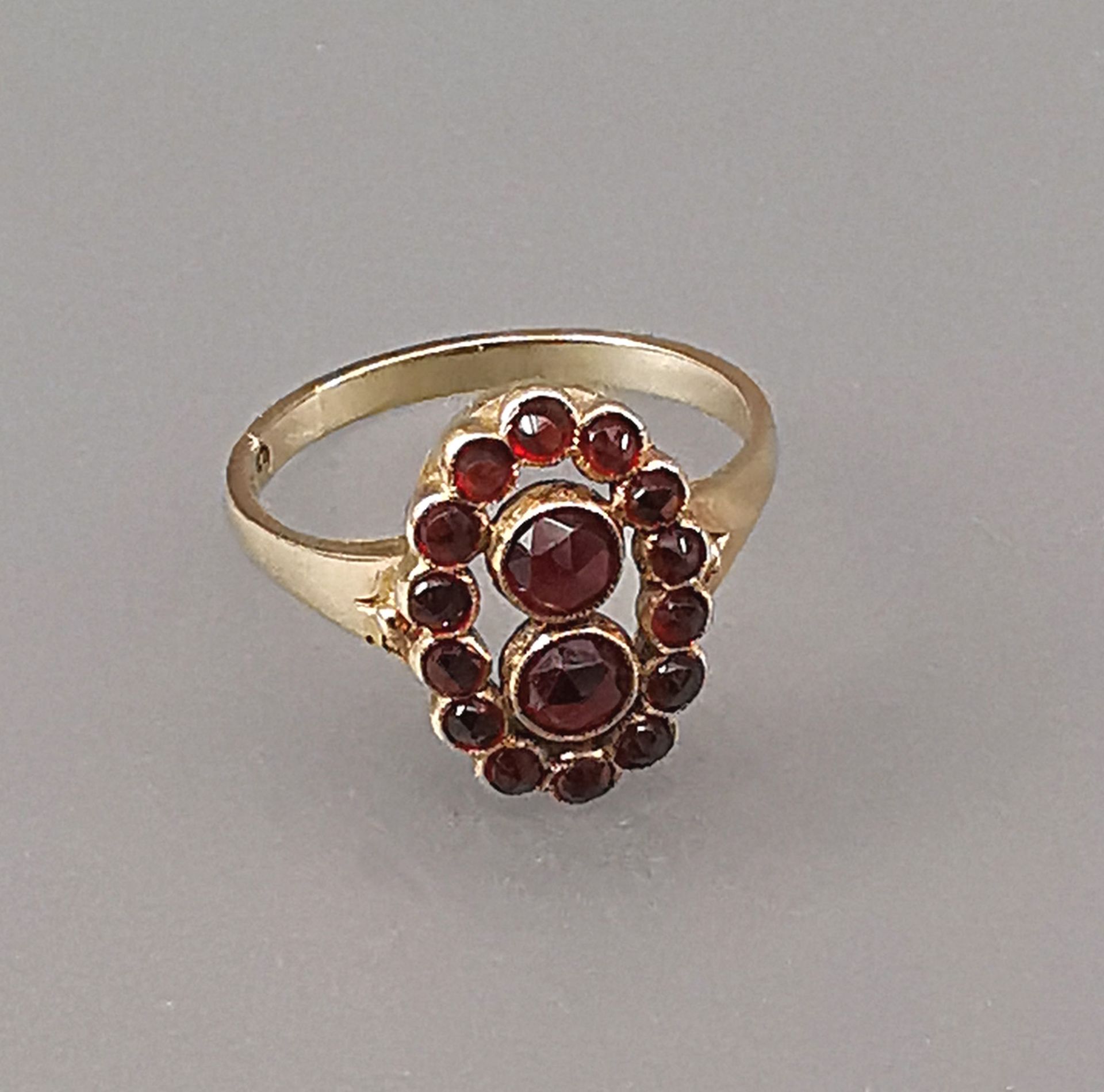 Granat-Ring