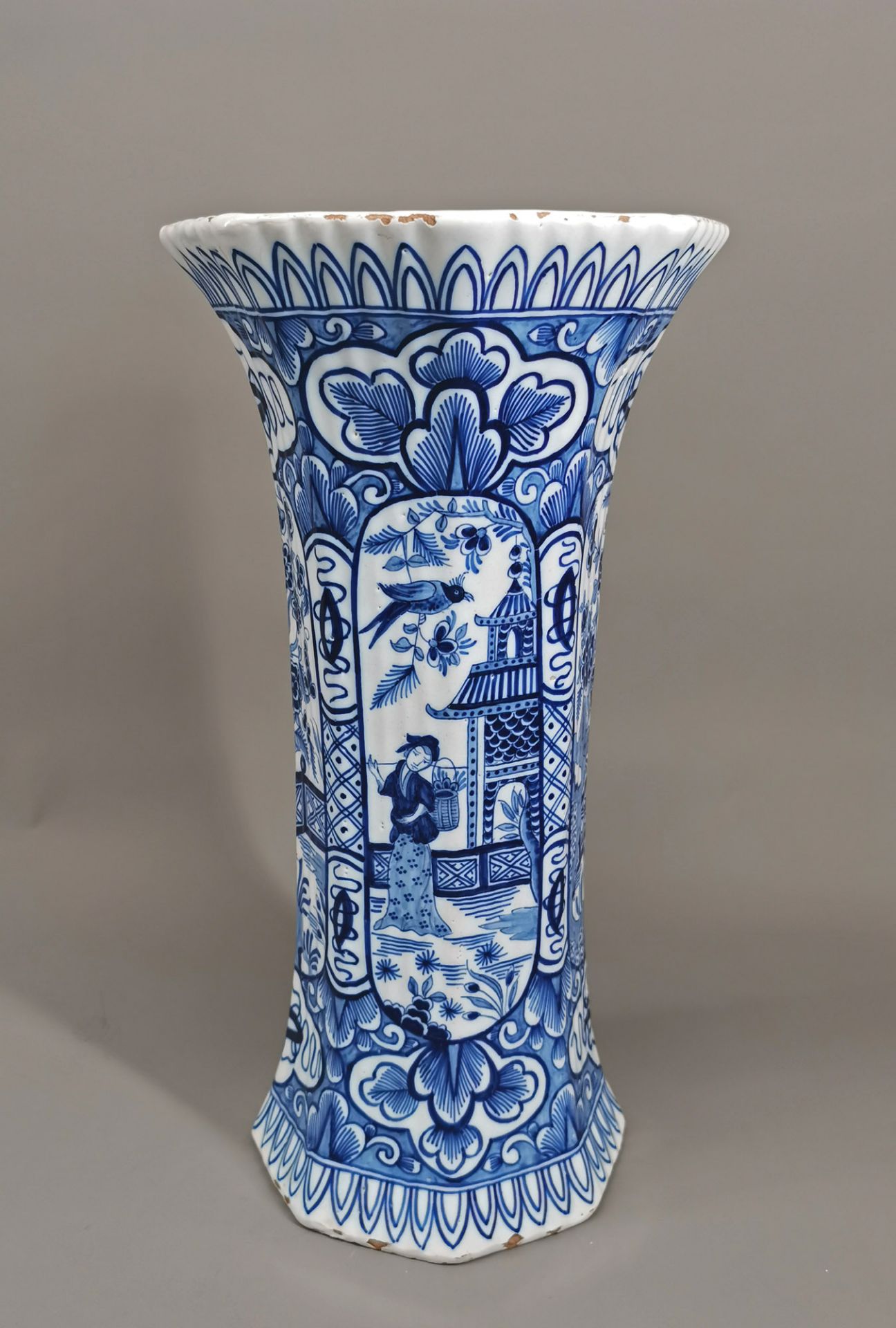 Fayence-Vase Blaudekor