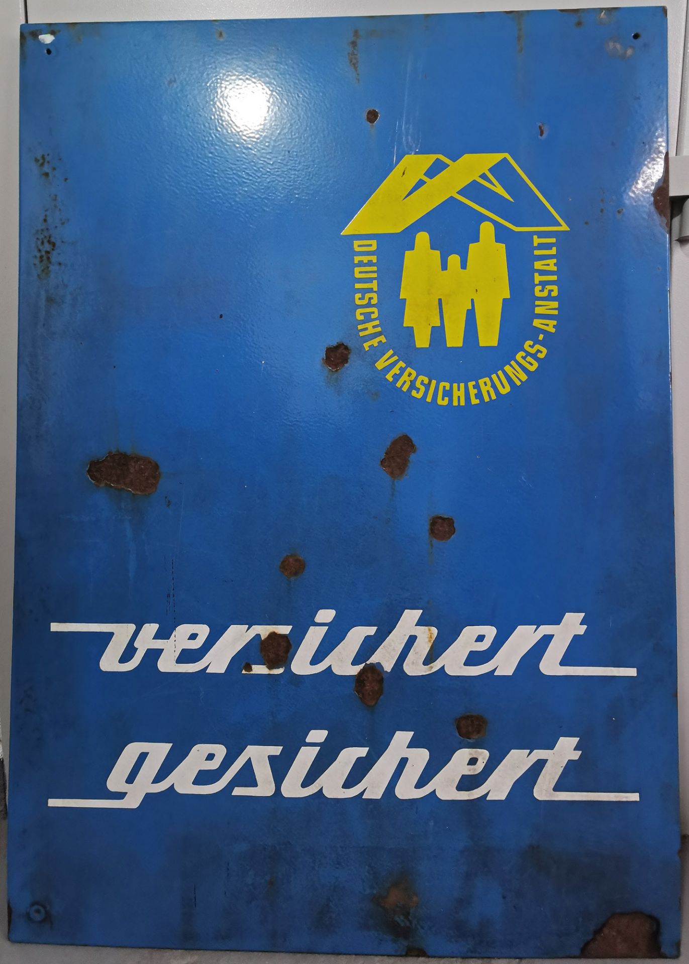 Großes Emaille-Schild Deutsche Versicherungs-Anstalt