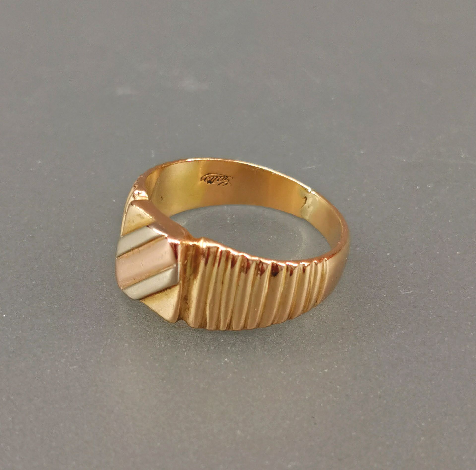 Goldner Herren-Ring