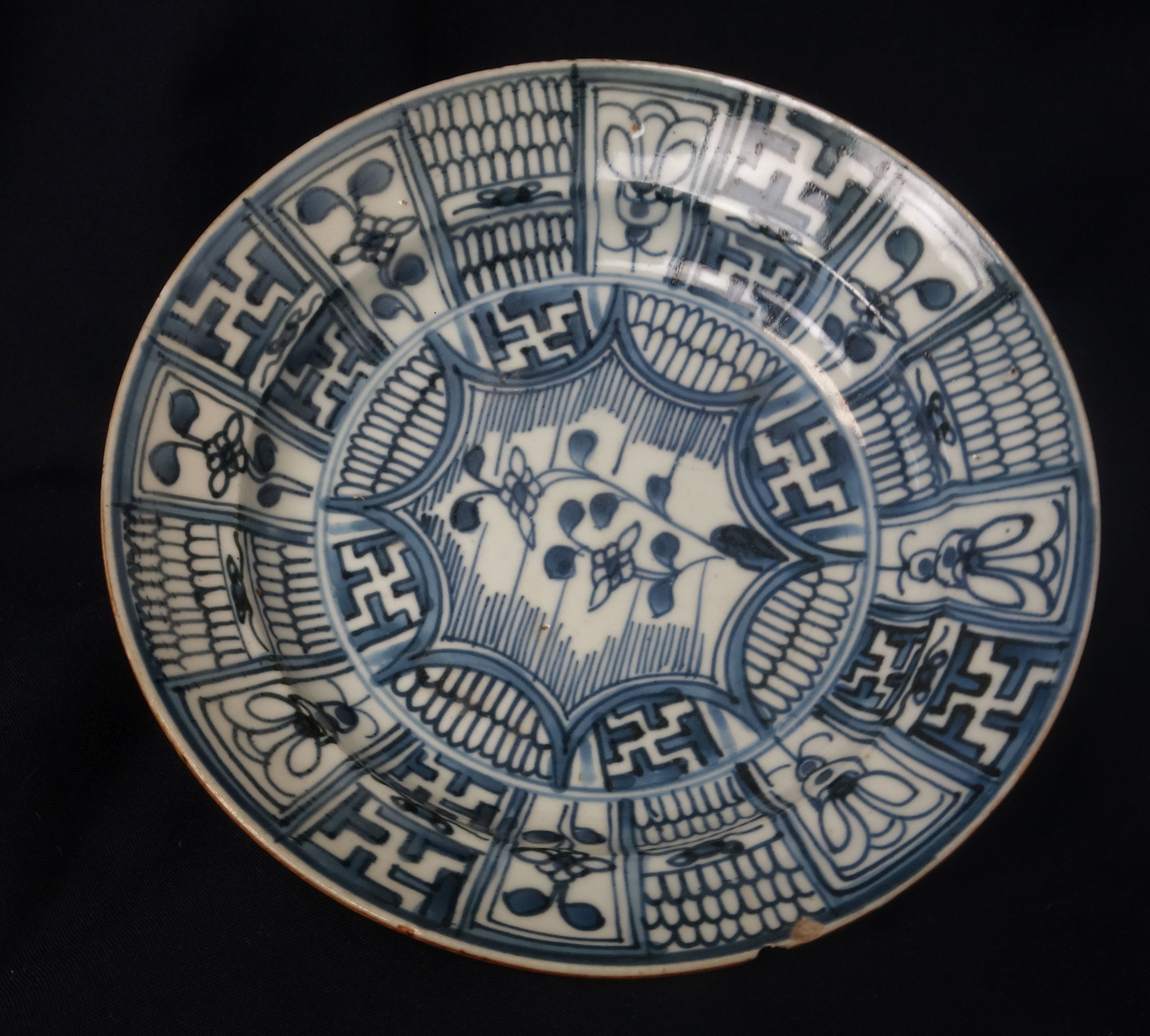 DEEP PLATE WITH BLUE PAINTING 