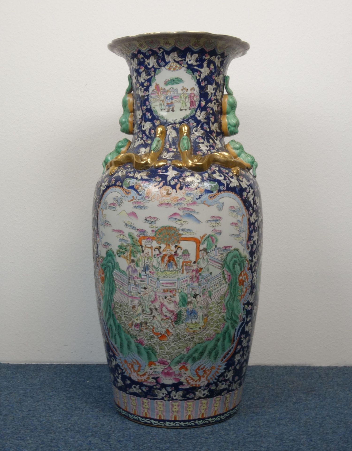 GROSSE CHINESISCHE BODENVASE