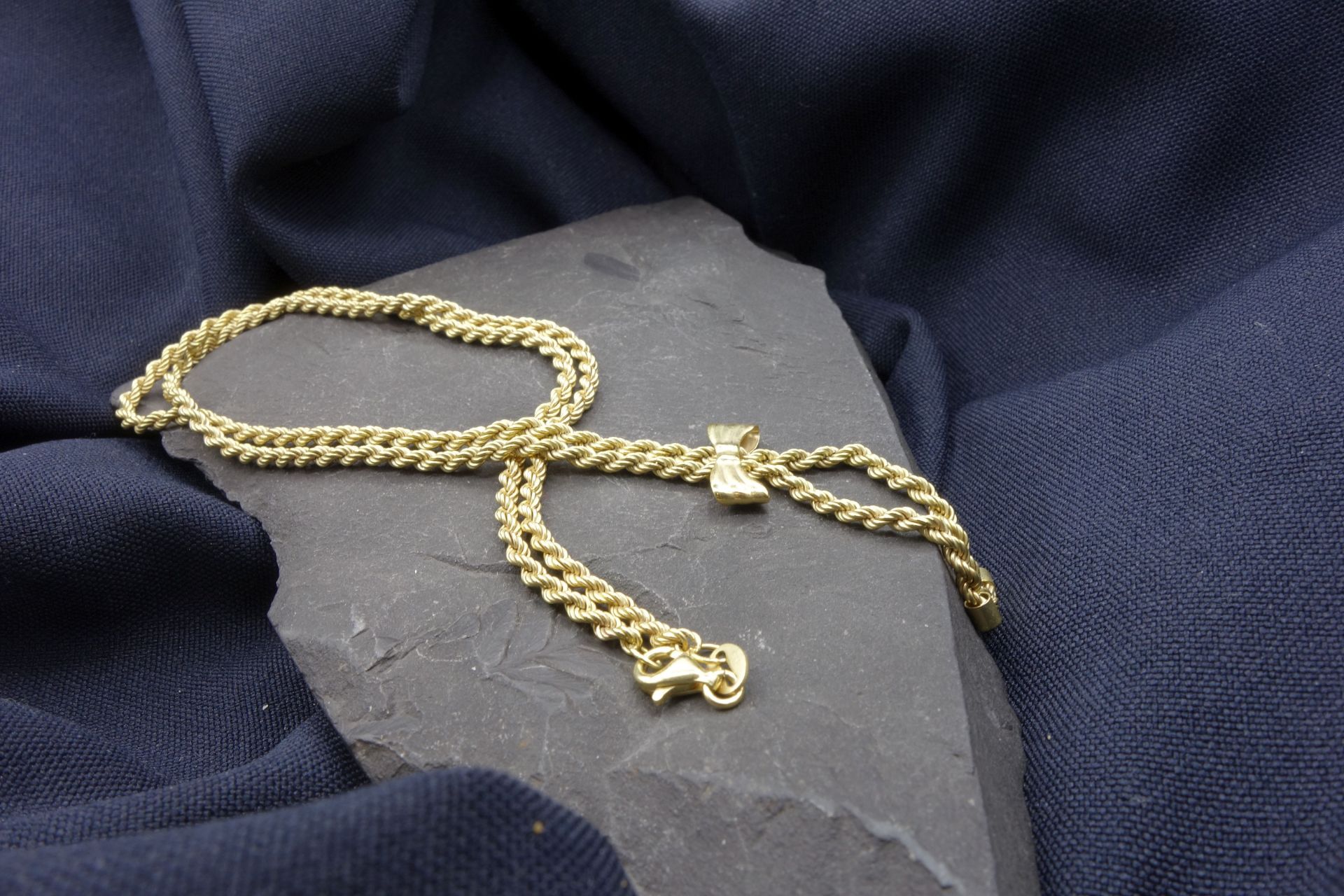 CHAIN - Image 2 of 4