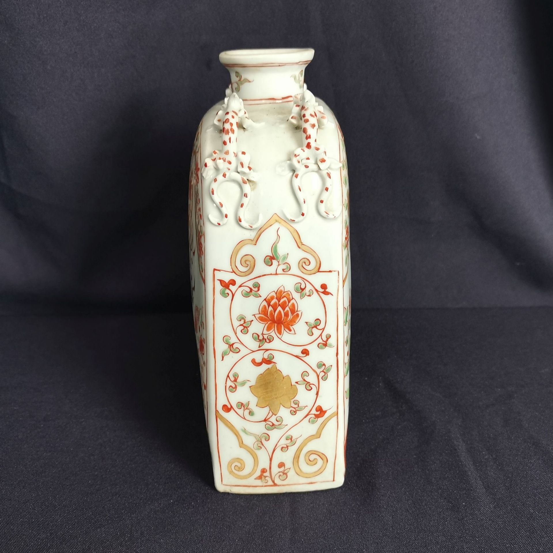 VASE MIT DRACHENMOTIVEN - Bild 2 aus 6