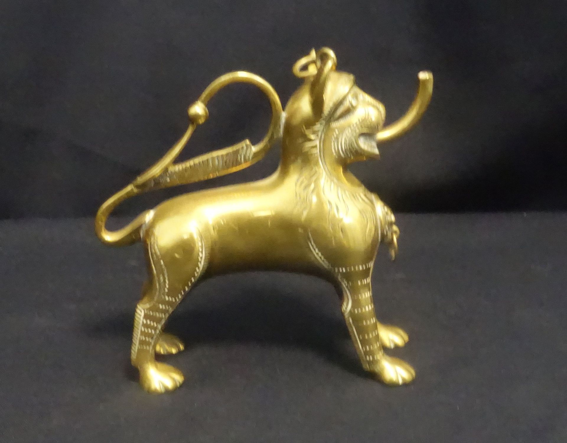 OIL LAMP "LION" - Image 3 of 3